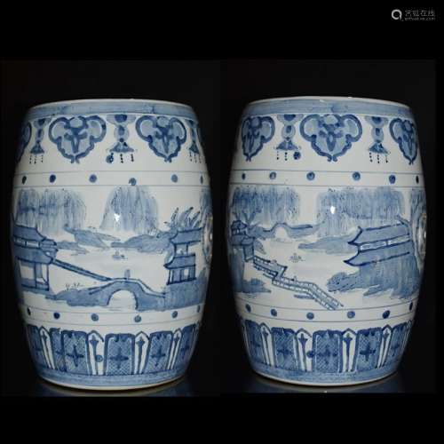 A PAIR OF BLUE AND WHITE STOOL