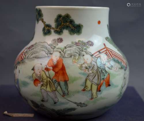 Chinese Famile Rose Porcelain Zun Vase