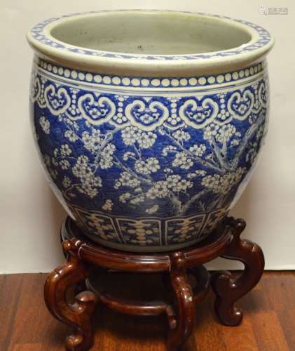 Large Chinese Blue and White Porcelain Fish Bowl