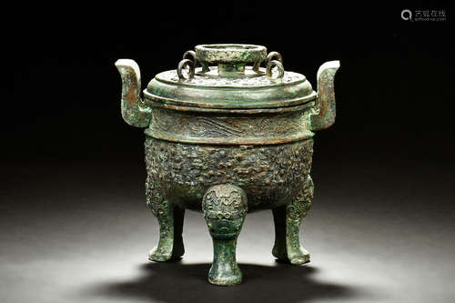 ARCHAIC BRONZE CAST RITUAL TRIPOD CENSER, GE