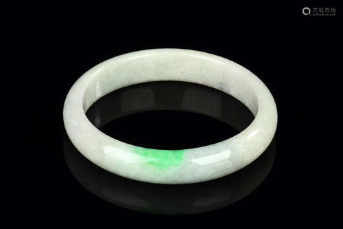 JADEITE ROUND BANGLE WITH CERTIFICATE