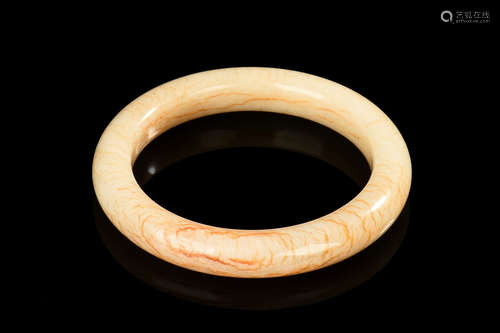 JADE ROUND BANGLE