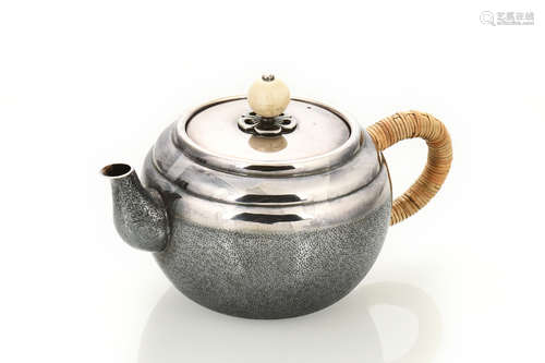 SILVER TEAPOT WITH SHA MIAN PATTERNS