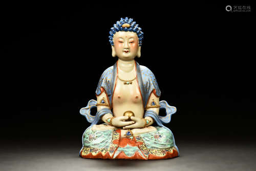 FAMILLE ROSE SEATED GUANYIN FIGURE