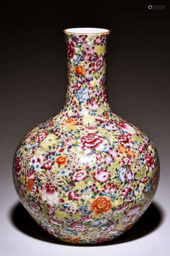 FAMILLE ROSE 'FLOWERS' VASE