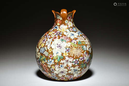 FAMILLE ROSE 'HUNDRED FLOWERS' POMEGRANATE VASE