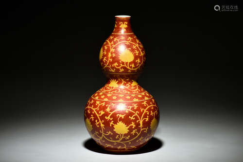 RED GROUND 'FLOWERS' DOUBLE GOURD VASE