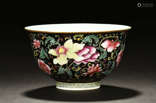 FAMILLE ROSE BLACK GROUND 'FLOWERS' BOWL