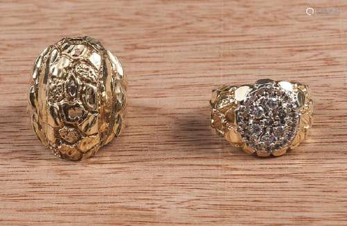 Men's 14K yellow gold ring set with a cluster of