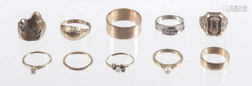 Group of ten gold rings, to include a 14K yellow