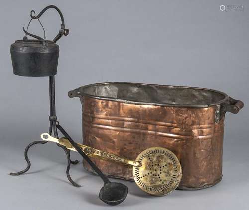 Copper tub, together with a brass chestnut roaste