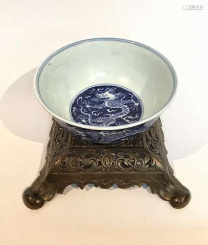 Chine Blue and White Porcelain Dragon Bowl