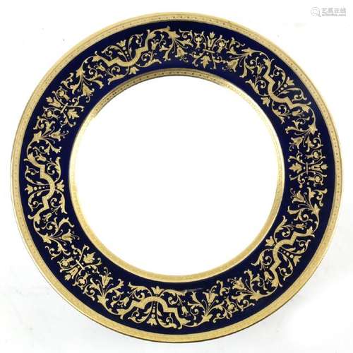 Set of 12 Cauldron Parcel Gilt Porcelain Dinner Plates