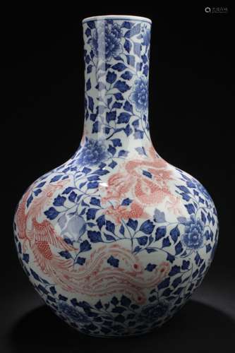 A Chinese Phoenix-decorating Estate Plant-filled Fortune Porcelain Vase Display