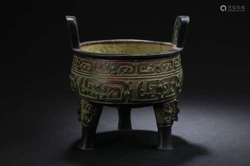 A Tri-podded Chinese Estate Bronze Vessel Display