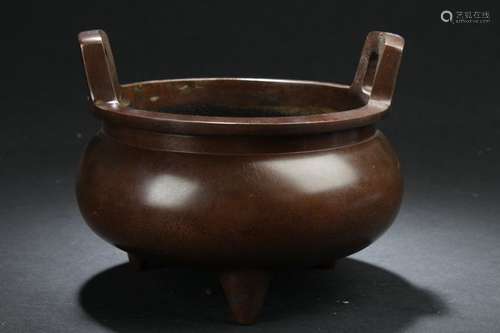 A Plain-style Chinese Lidded Estate Censer Display