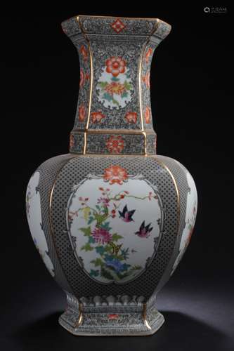 A Chinese Hexa-fortune Windowed Estate Fortune Porcelain Vase Display