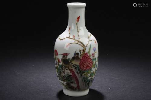 A Chinese Nature-sceen Fortune Porcelain Vase