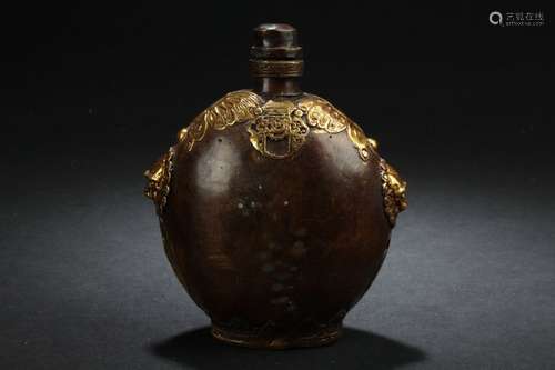 A Duo-handled Chinese Anicent-framing Snuff Bottle Display