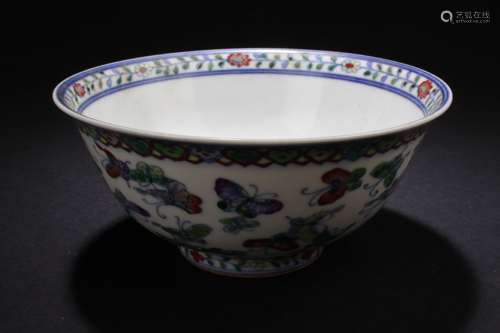 An Estate Chinese Butterfly-forutne Porcelain Display Bowl