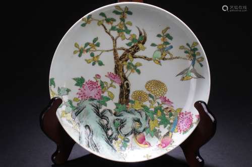 A Chinese Nature-sceen Porcelain Plate Display