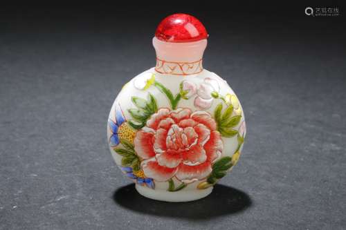 A Nature-sceen Chinese Estate Snuff Bottle Display