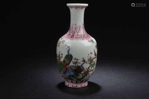 An Estate Chinese Duo-peacock Estate Porcelain Vase Display