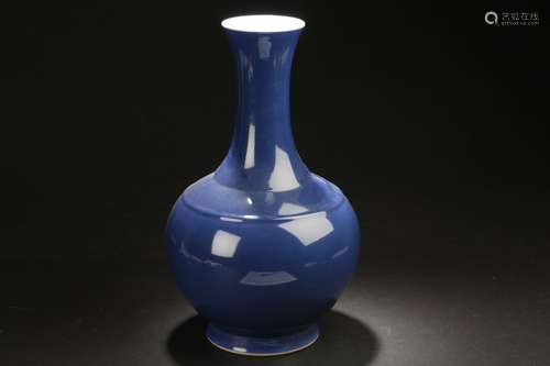 A Narrow-opening Chinese Plain-style Blue Porcelain Vase