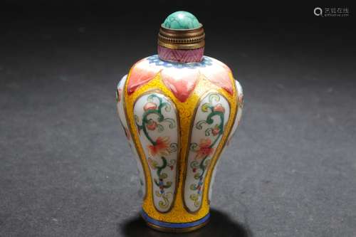 A Windowed Chinese Bat-framing Snuff Bottle