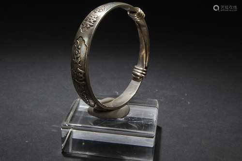 An Estate Chinese Circular-fortune Bracelet