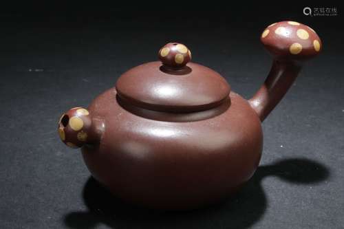 A Mashroom-style Chinese Estate Tea Pot