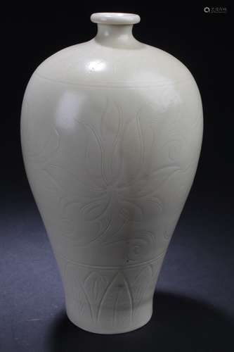 Chinese Porcelain Vase