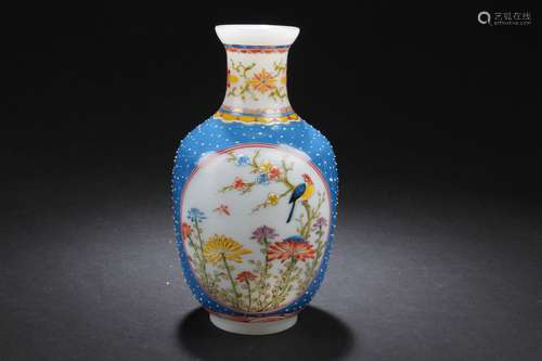 A Chinese Overlay Windowed Estate Vase