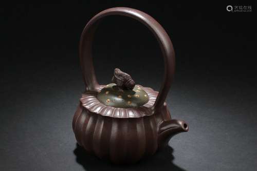 A Linear-layer Chinese Estate Tea Pot