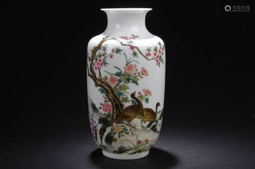 A Chinese Poetry-decorating Estate Porcelain Vase