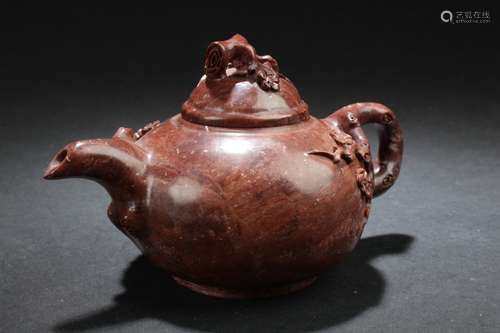 An Agate-made Chinese Nature-sceen Tea Pot