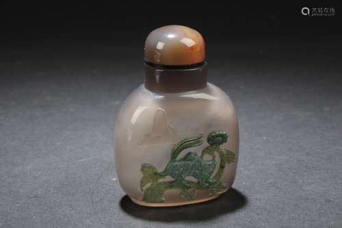 An Estate Chinese Agate-curved Snuff Bottle