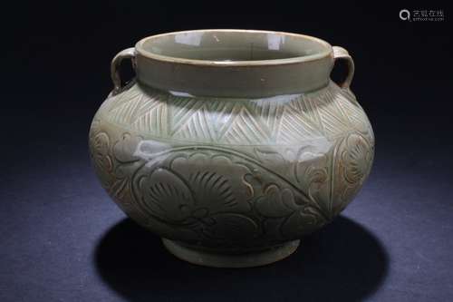 A Duo-handled Chinese Anicent-framing Porcelain Vase