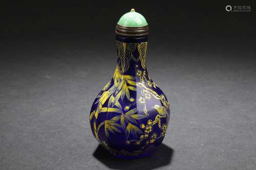 An Overlay Chinese Octa-shape Estate Blue Snuff Bottle