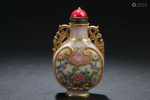 A Duo-handled Chinese Bat-framing Estate Snuff Bottle