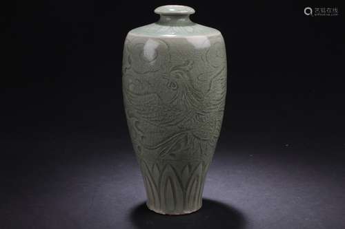 An Ancient-framing Chinese Narrow-opening Porcelain