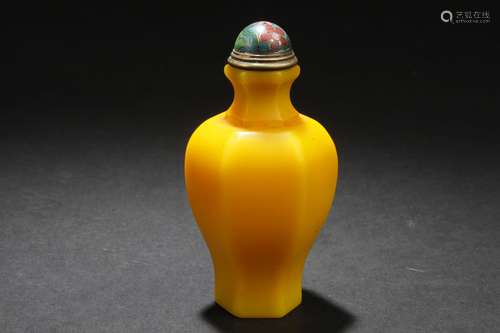 A Hexa-shape Chinese Yellow Estate Snuff Bottle