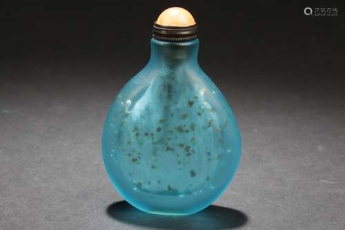 A Dotted Estate Chinese Blue Snuff Bottle