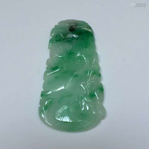 CHINESE ANTIQUE JADEITE FIGURE PENDANT.