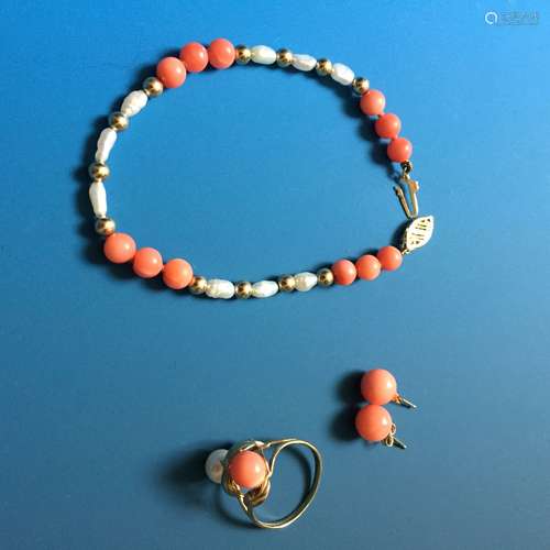 A SET OF 14K PINK CORAL AND PEARL JEWELRY