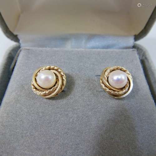 ELEGANT 14K GOLD PEARL EARRINGS