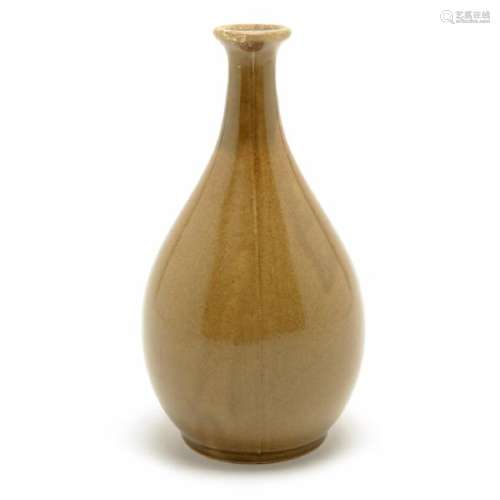 Brown Glazed Porcelain Vase, Ming Dynasty