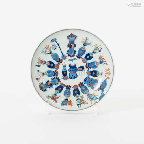 A Chinese blue and white and famille rose plate