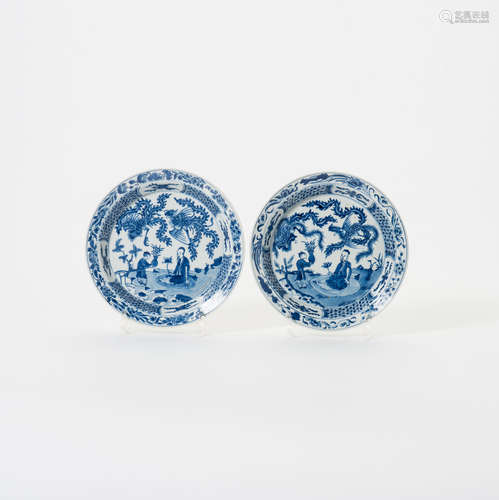 A pair of deep Chinese blue and white plates