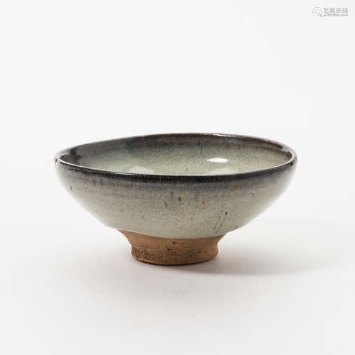 A Chinese Junyao 'moon-white'-glazed bowl